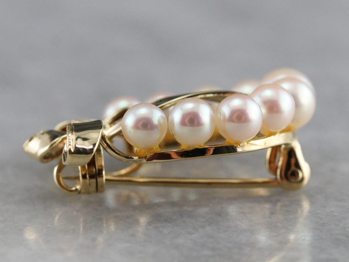 Retro Era Pearl Circle Pin