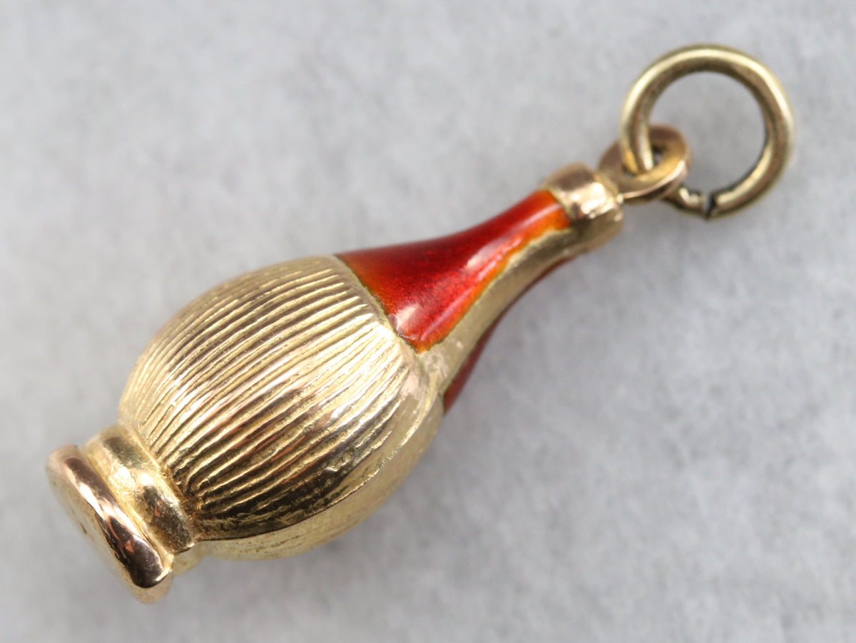 Dije de oro de botella de Chianti italiano