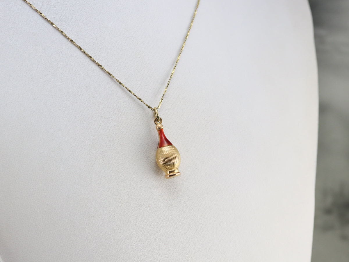 Dije de oro de botella de Chianti italiano