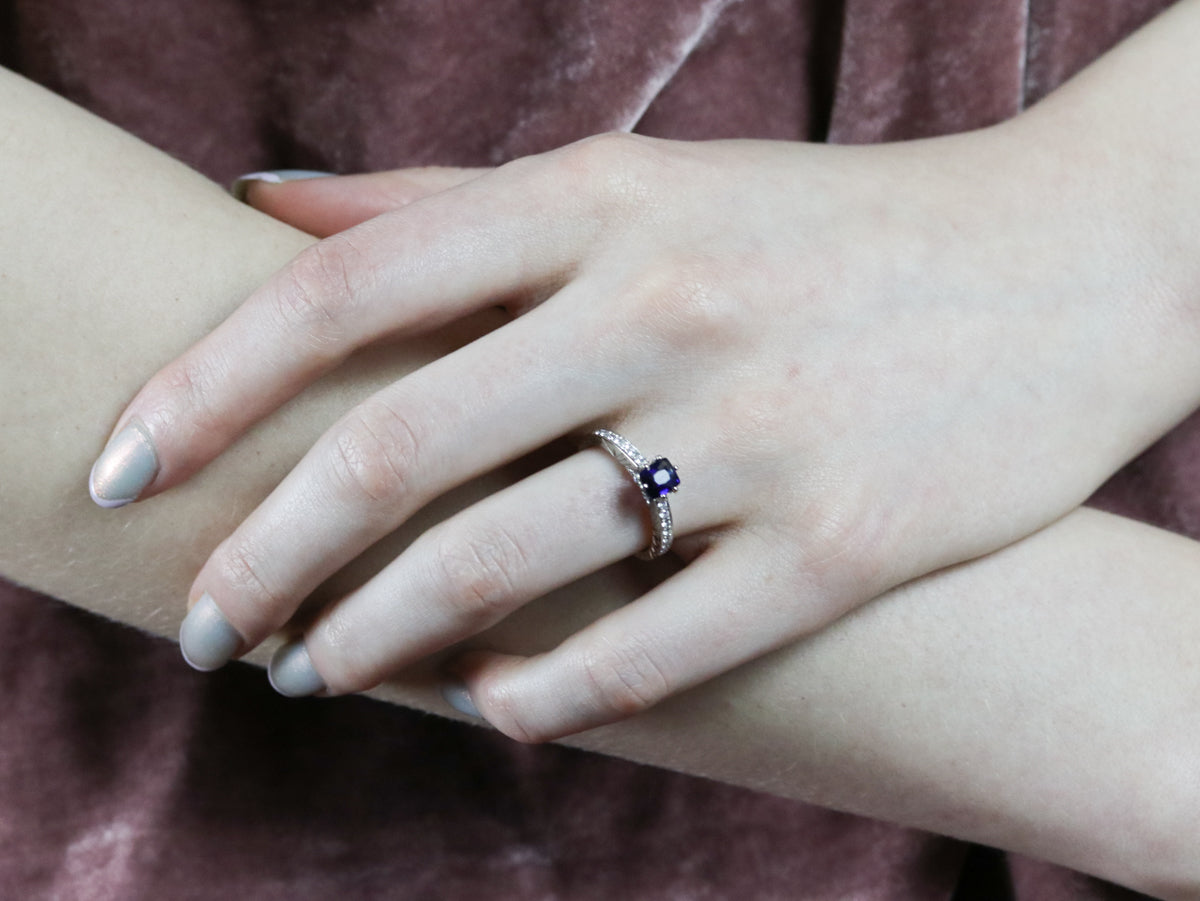 Modern Ceylon Sapphire and Diamond Engagement Ring