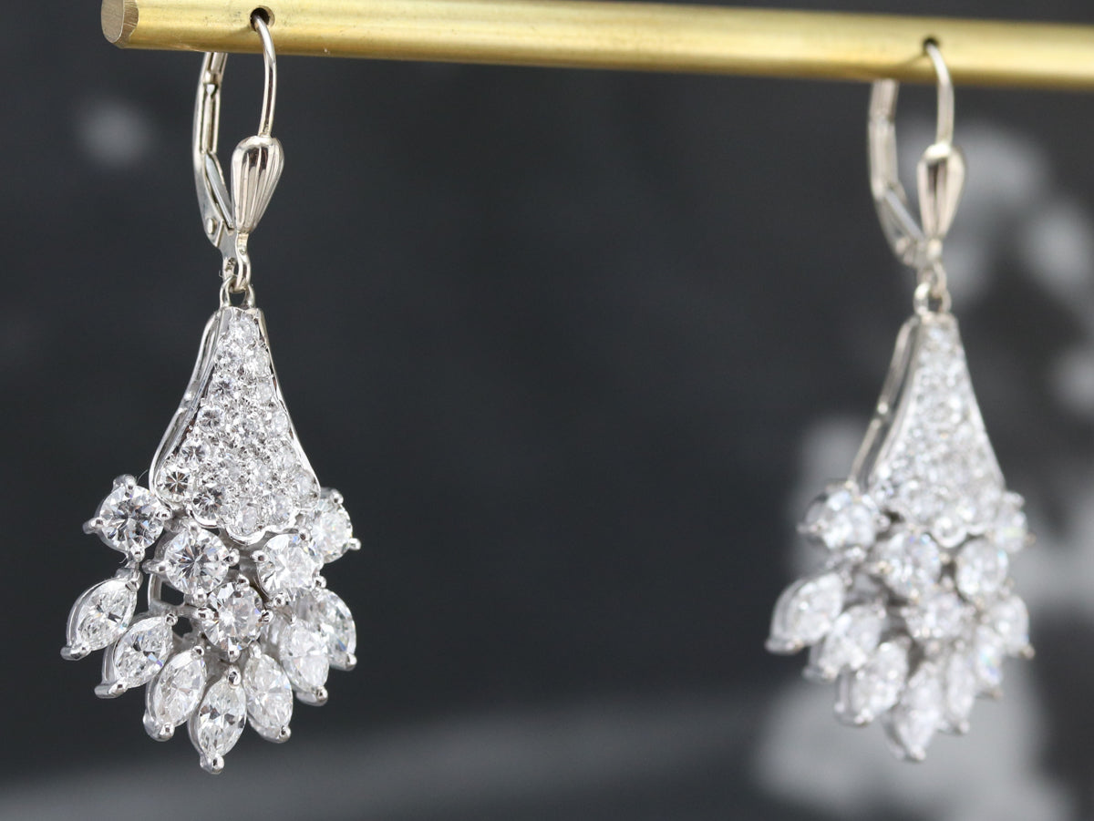 Pendientes colgantes de diamantes modernos