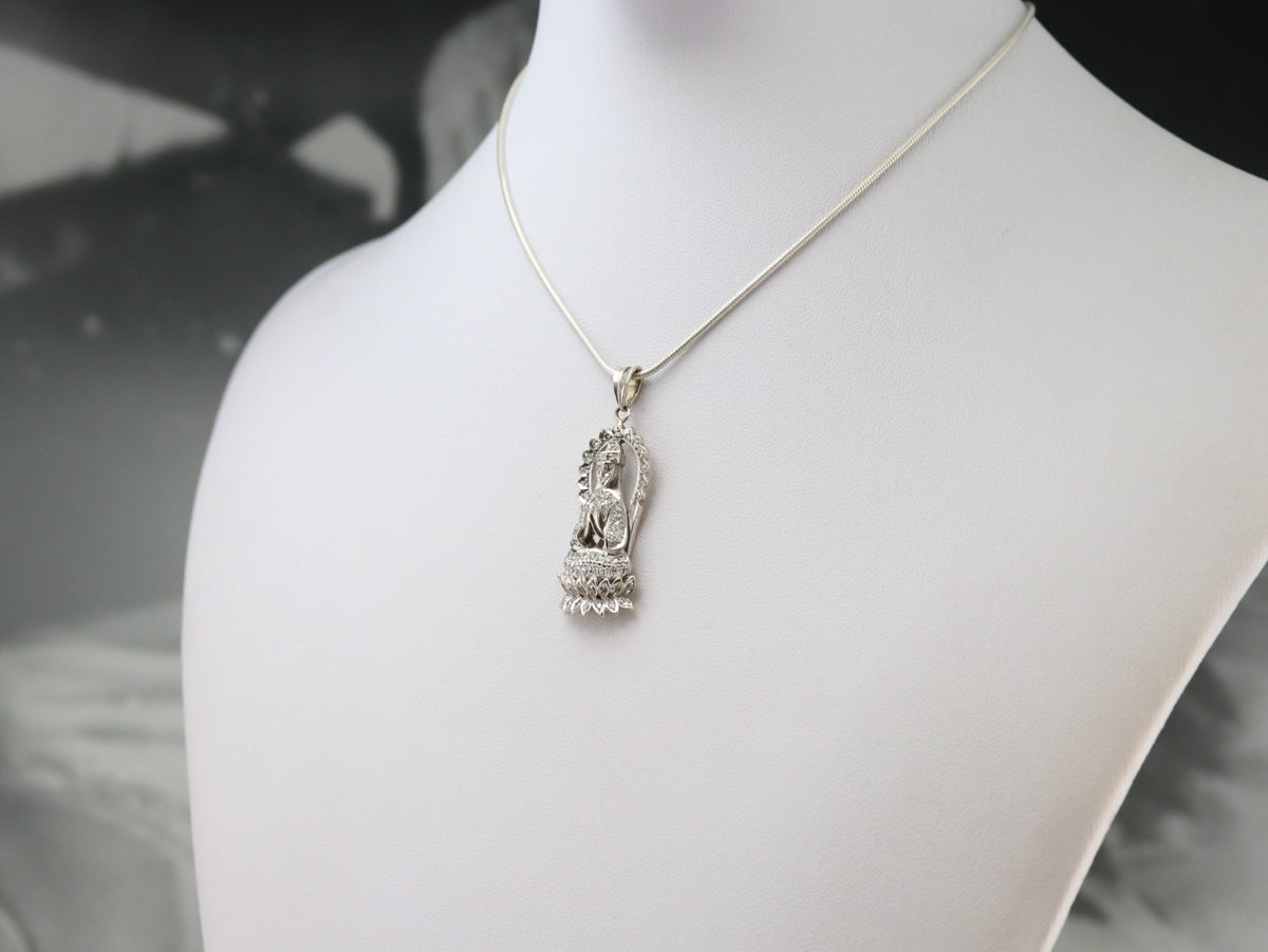 Colgante de deidad hindú de diamantes