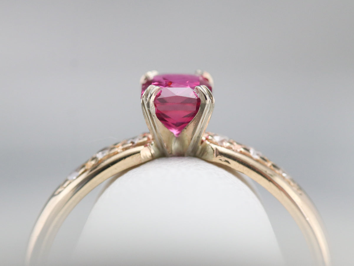 Anillo de compromiso de rubíes y diamantes