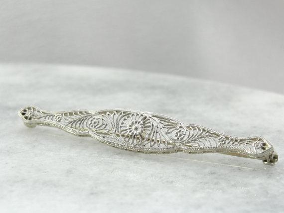 14 Karat Art Deco Filigree Bar Pin