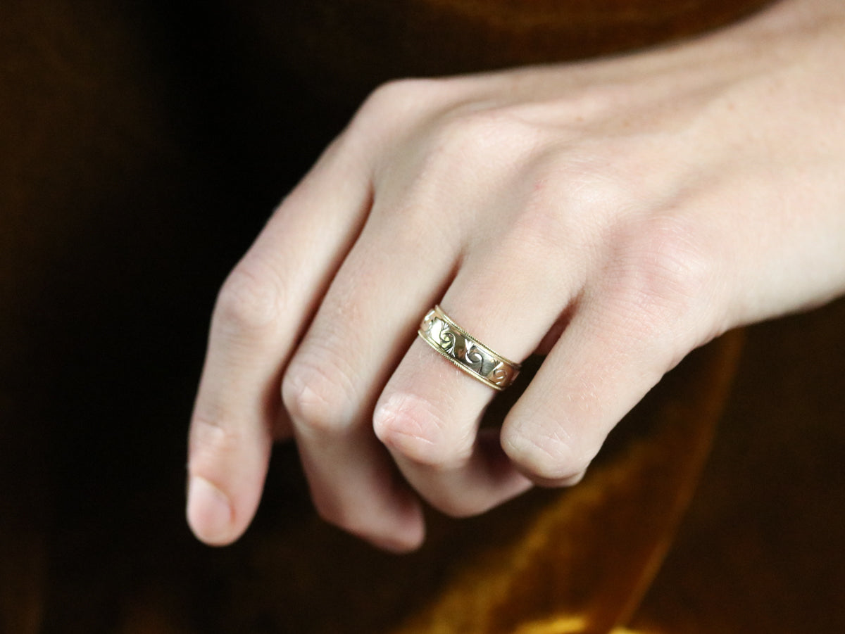 Scrolling Gold Pattern Band