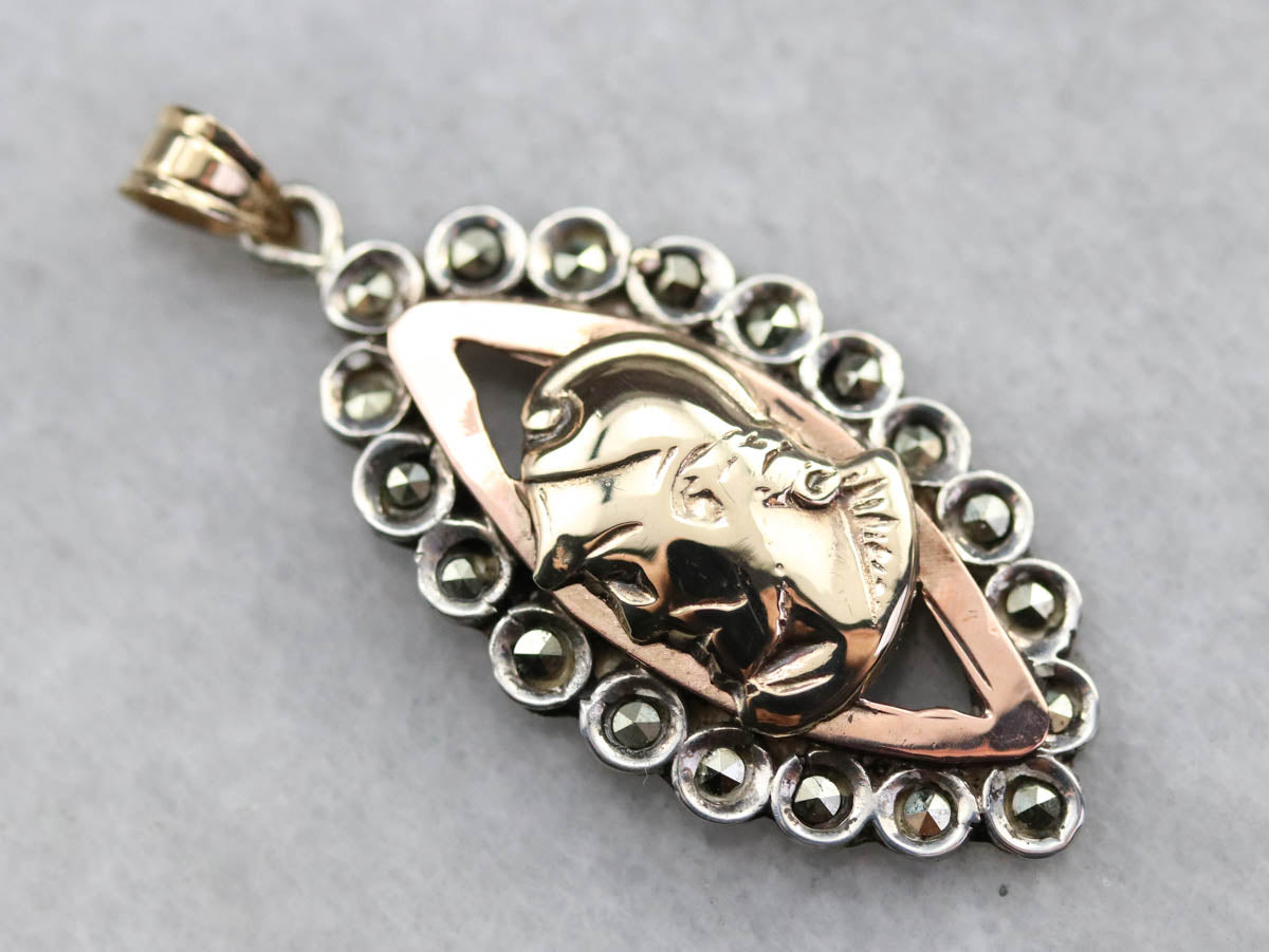 Colgante de marcasita de soldado romano de metales mixtos