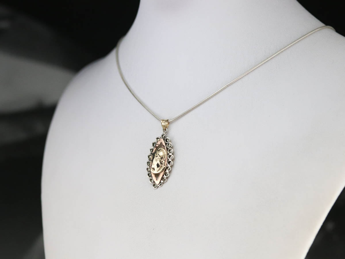 Colgante de marcasita de soldado romano de metales mixtos