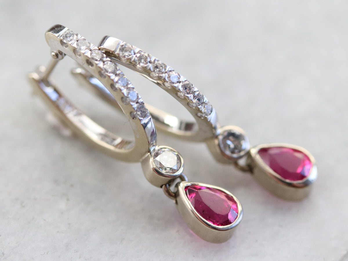 Pendientes colgantes de diamantes y zafiro rosa