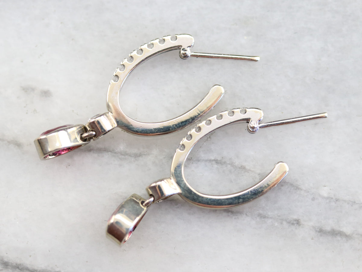 Pendientes colgantes de diamantes y zafiro rosa