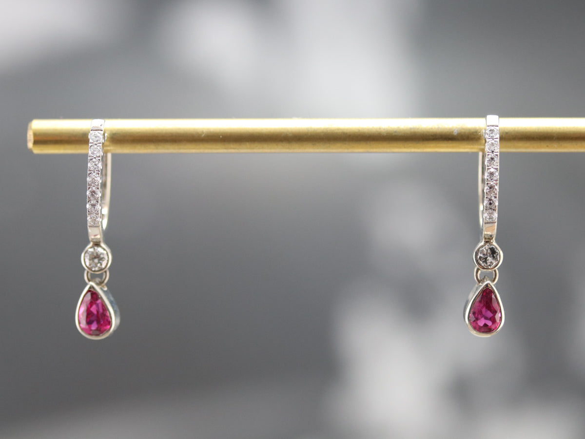 Pendientes colgantes de diamantes y zafiro rosa