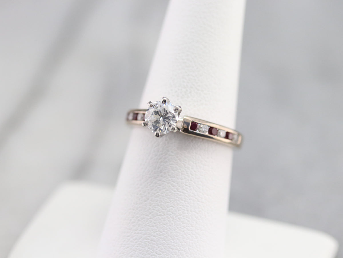 Anillo de diamantes y rubíes con certificación GIA