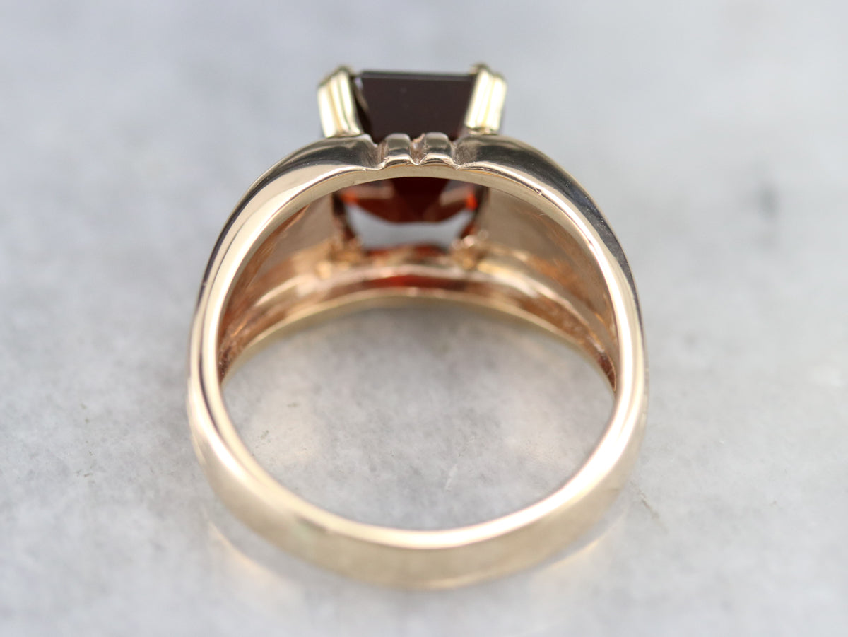 Anillo llamativo de oro granate