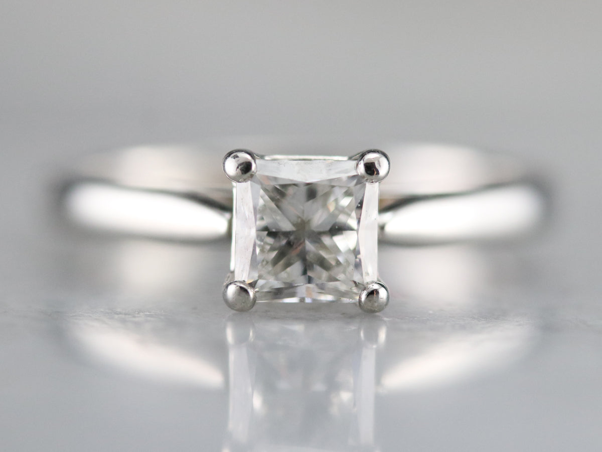 Anillo de compromiso con solitario de diamantes con certificación GIA