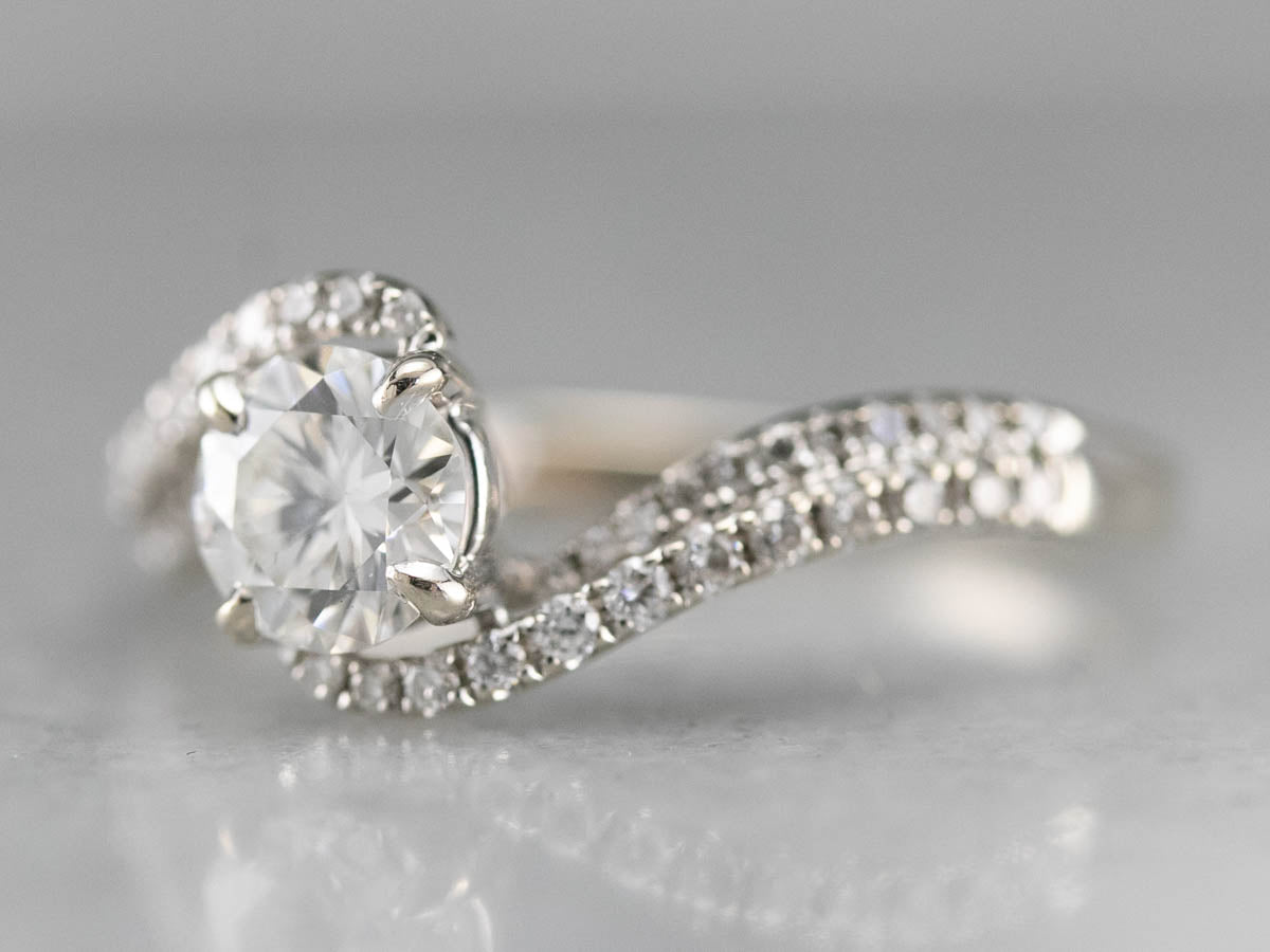 Anillo de compromiso con diamante redondo brillante