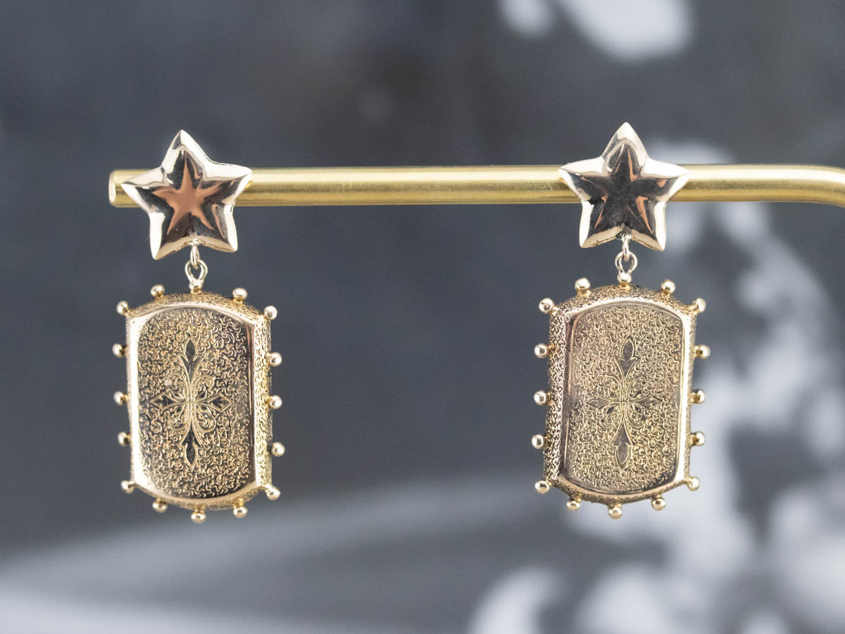 Pendientes colgantes de oro con textura adornada