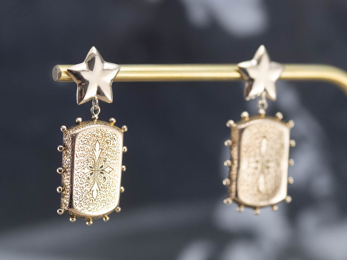 Pendientes colgantes de oro con textura adornada