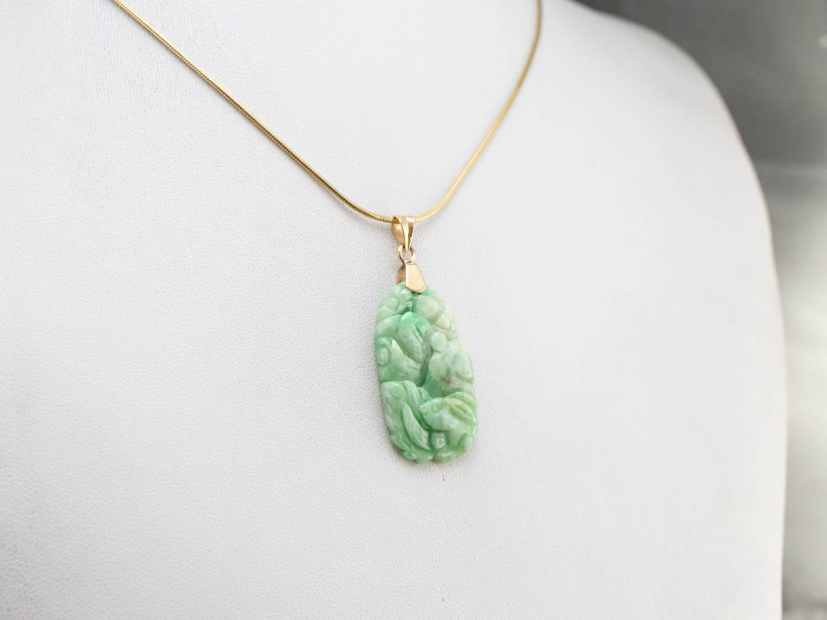 Colgante de jade tallado botánico de pez koi