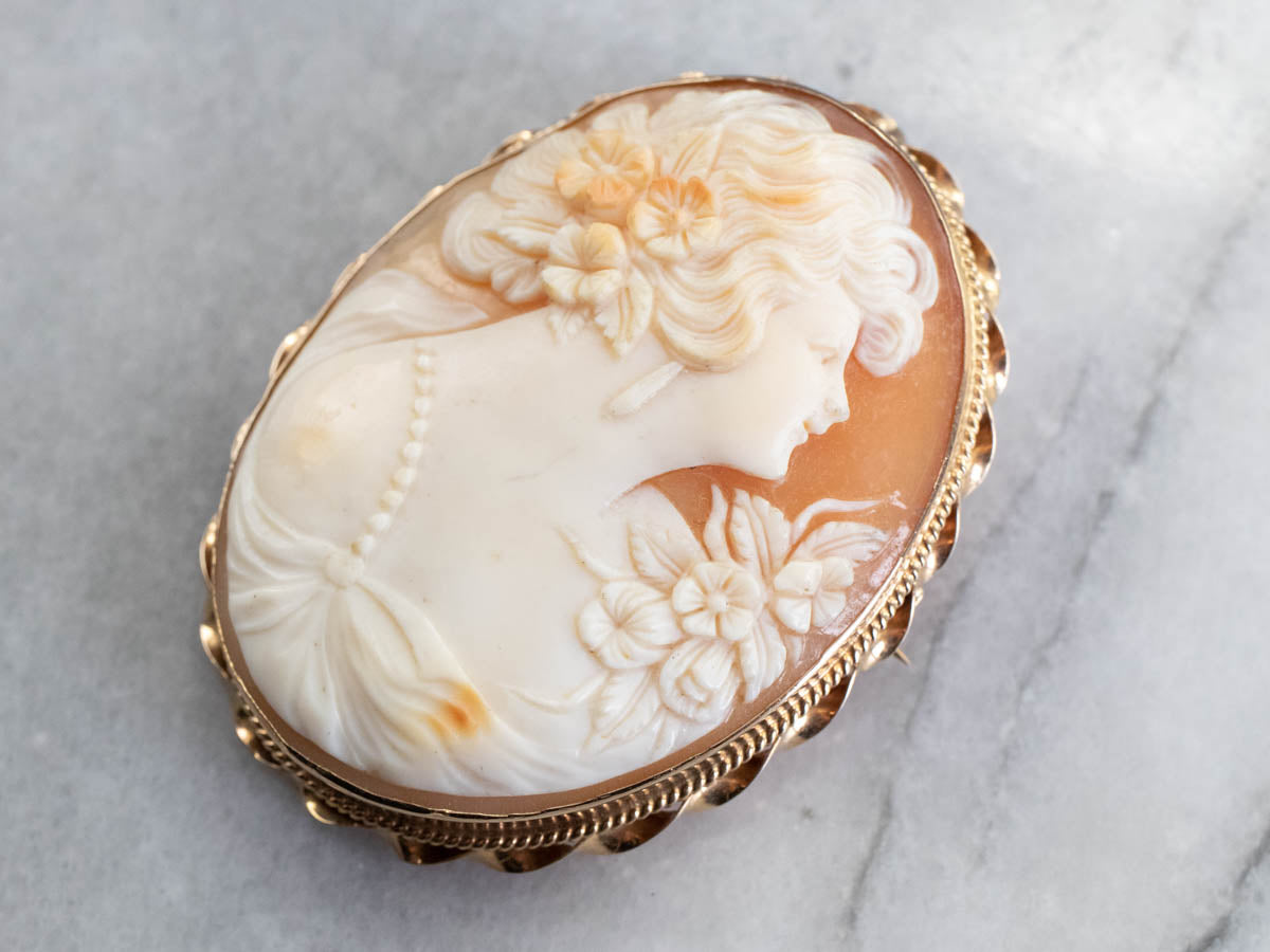 Large Retro Era Cameo Brooch