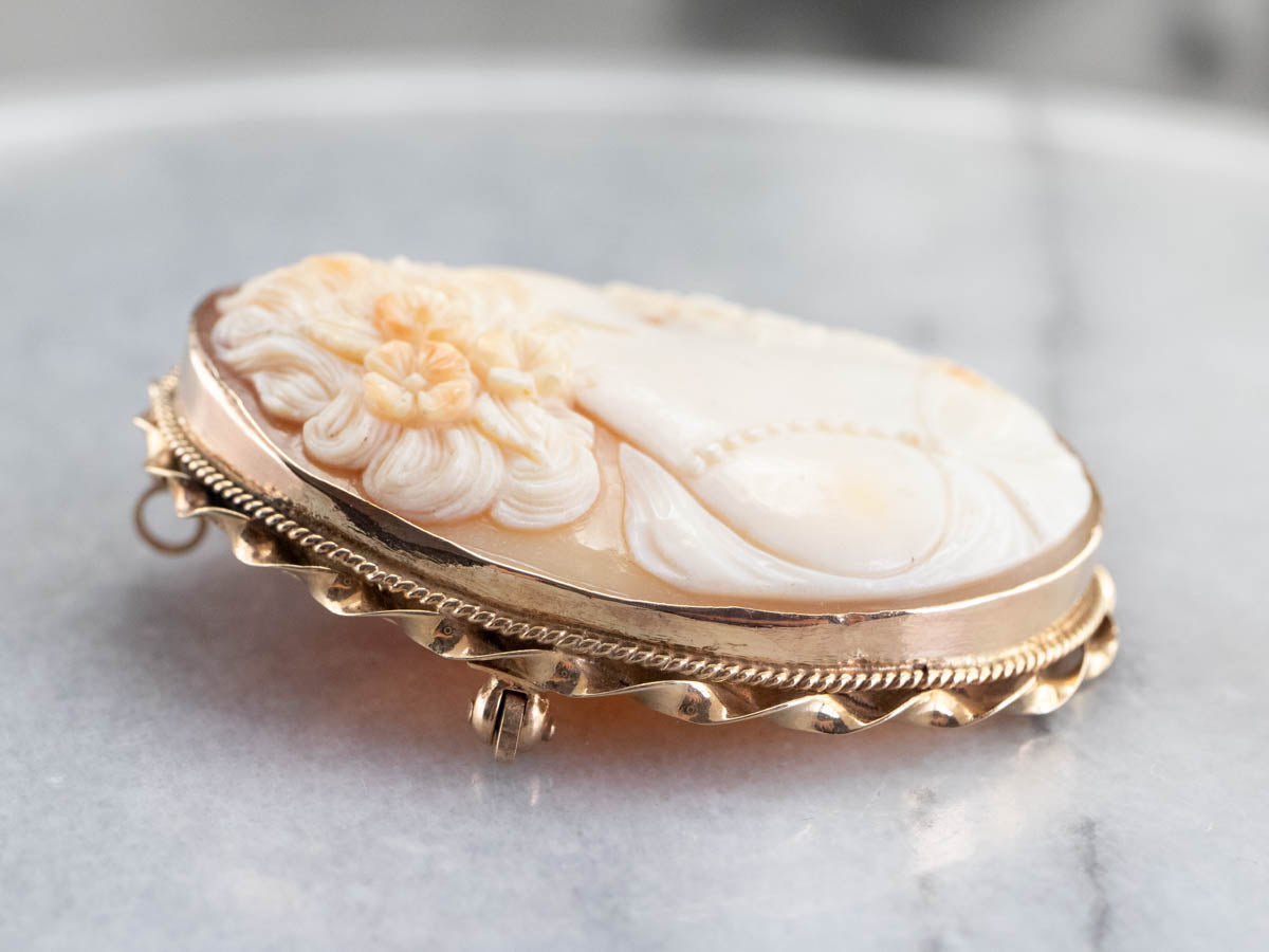 Large Retro Era Cameo Brooch