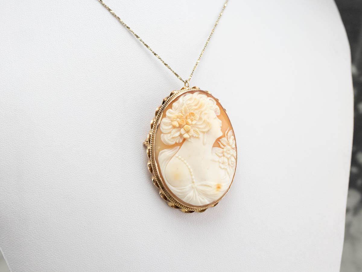 Large Retro Era Cameo Brooch