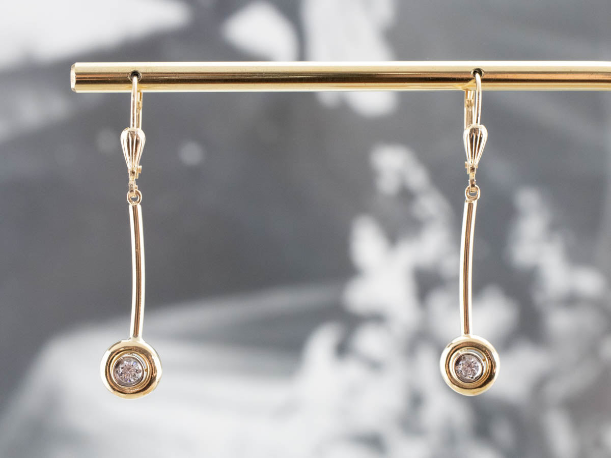 Pendientes colgantes minimalistas con barra de oro y diamantes