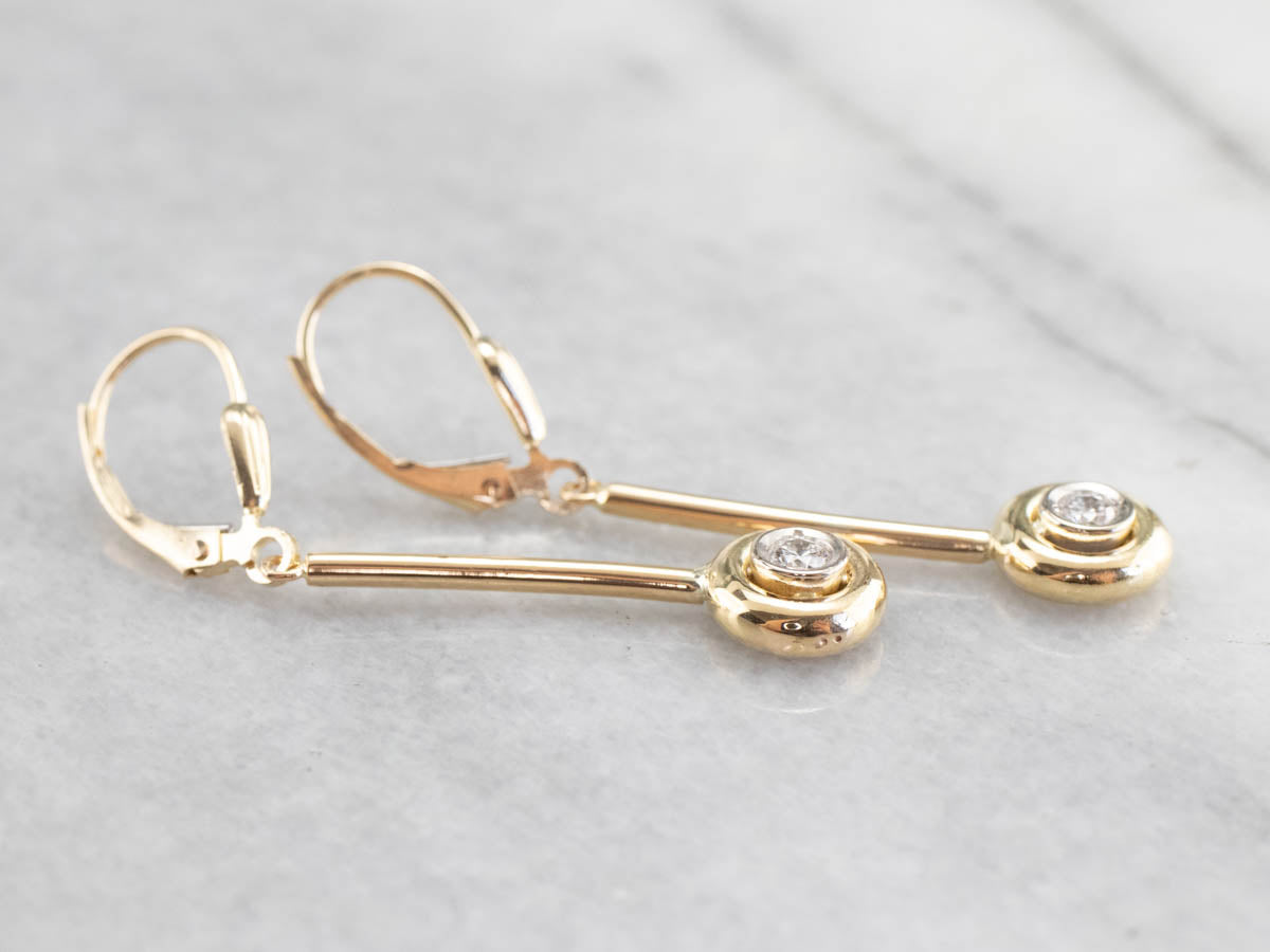 Pendientes colgantes minimalistas con barra de oro y diamantes