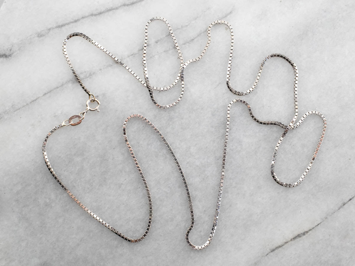 Collar de cadena tipo caja de oro blanco de 14 quilates