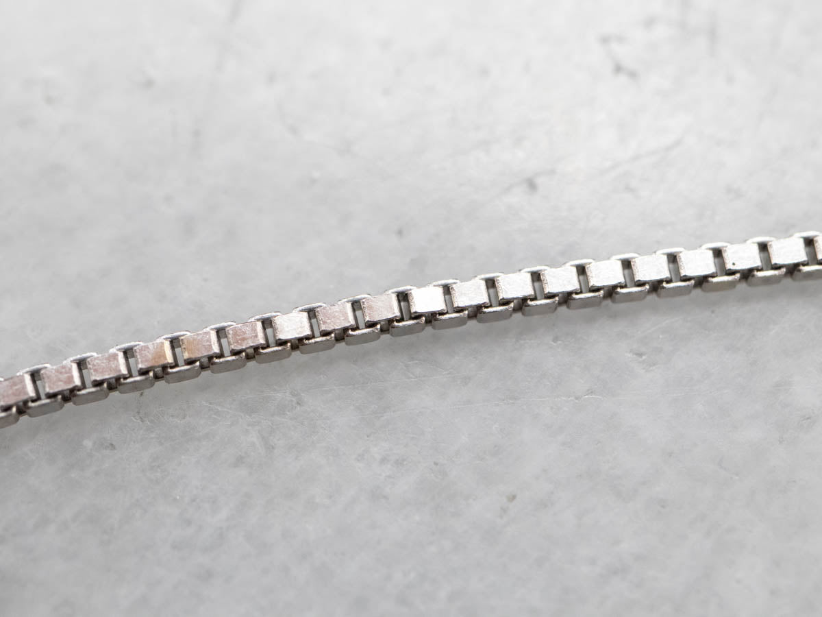 Collar de cadena tipo caja de oro blanco de 14 quilates