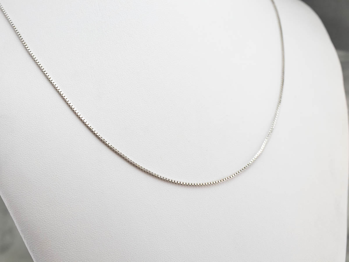 Collar de cadena tipo caja de oro blanco de 14 quilates