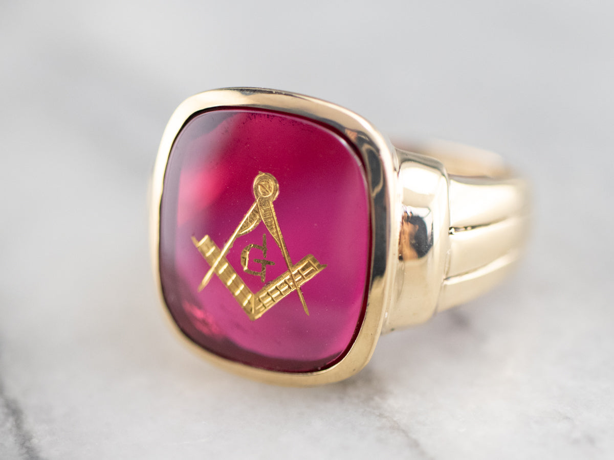 Retro Men's Ruby Red Glass Masonic Ring