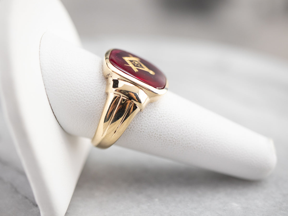 Retro Men's Ruby Red Glass Masonic Ring