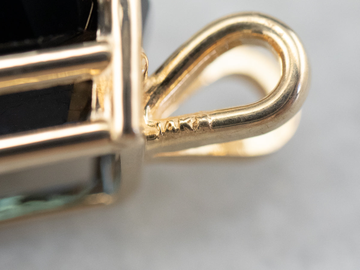 Colgante solitario de zafiro grande