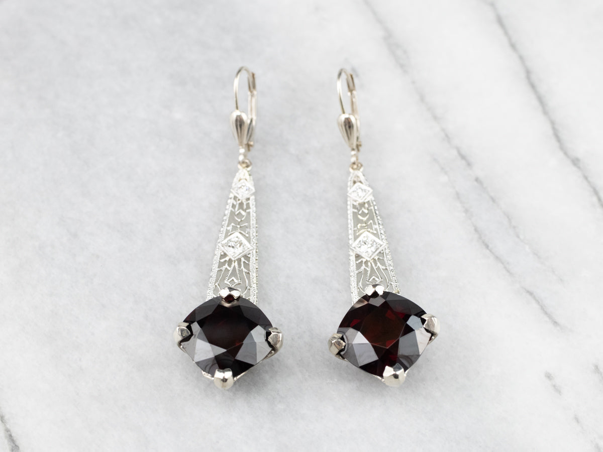 Pendientes colgantes de filigrana de diamantes y granate piropo