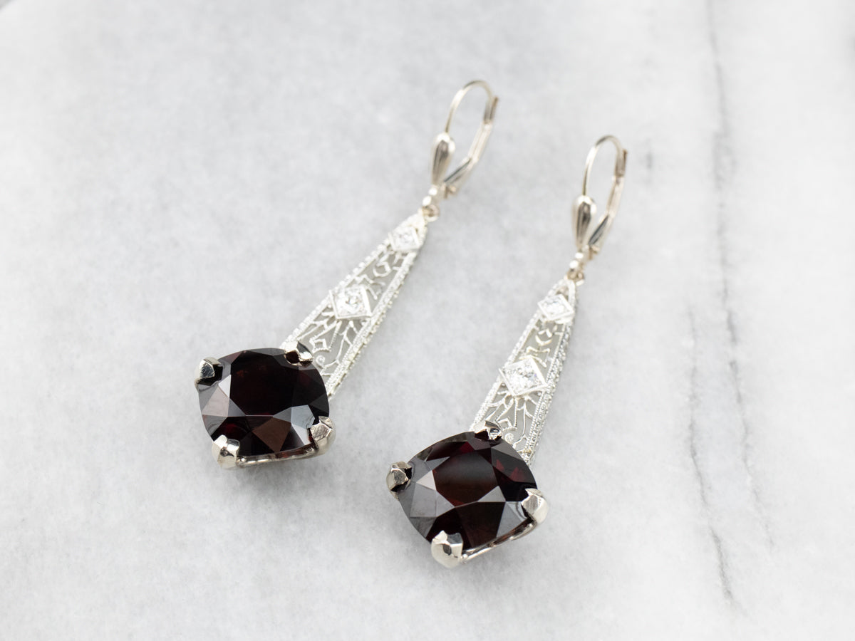 Pendientes colgantes de filigrana de diamantes y granate piropo