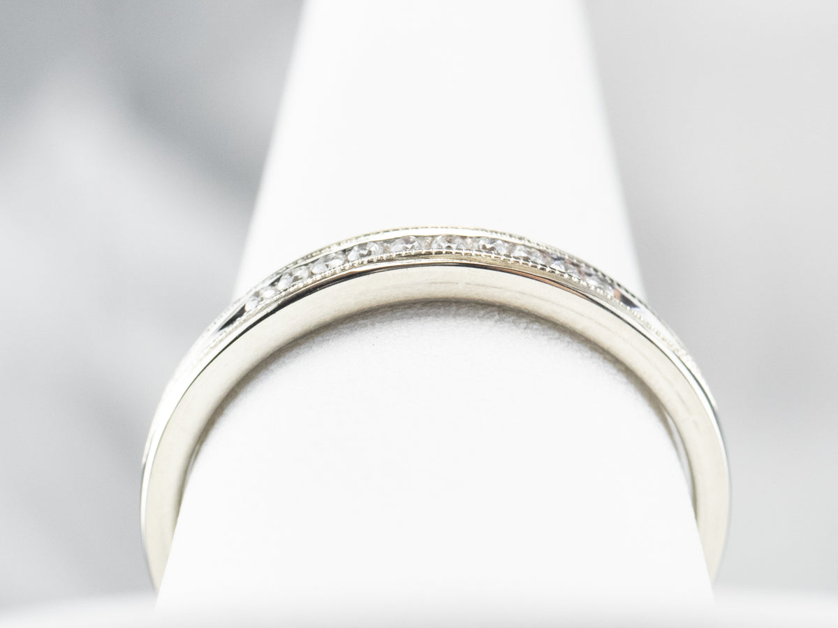 Alianza de diamantes en oro blanco