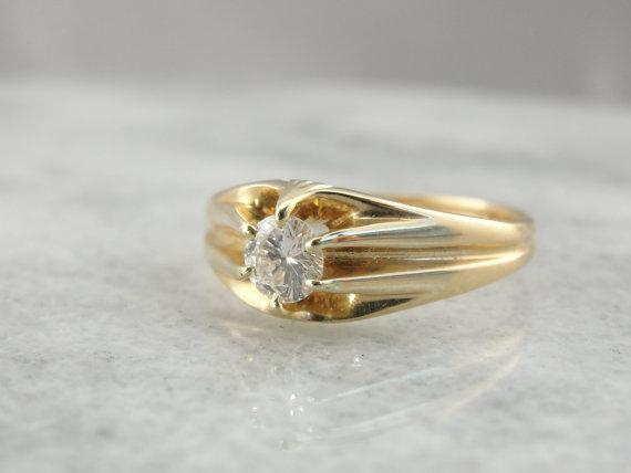 Buy quality 18k gold real diamond ring mga - rdr0036 in Amreli