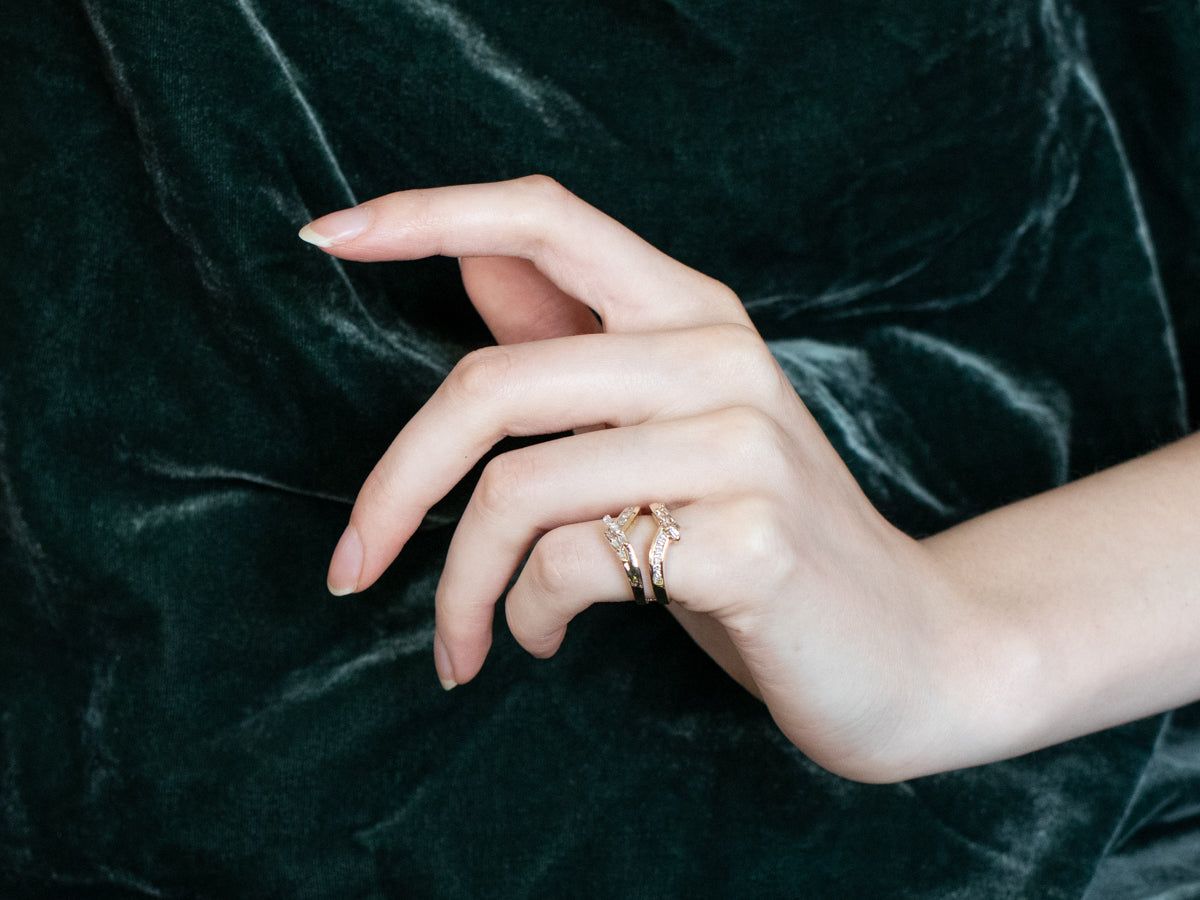 Banda potenciadora de solitario de diamantes