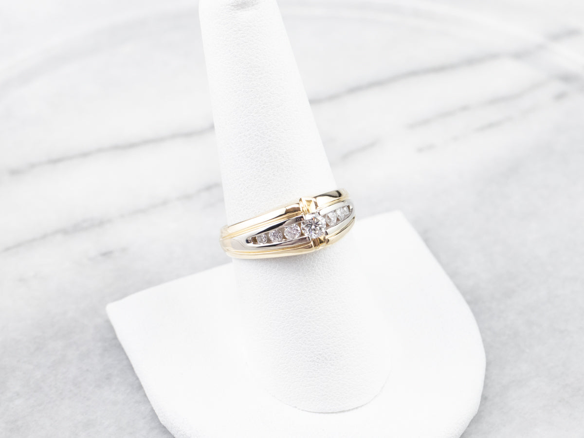 Anillo llamativo de diamantes unisex