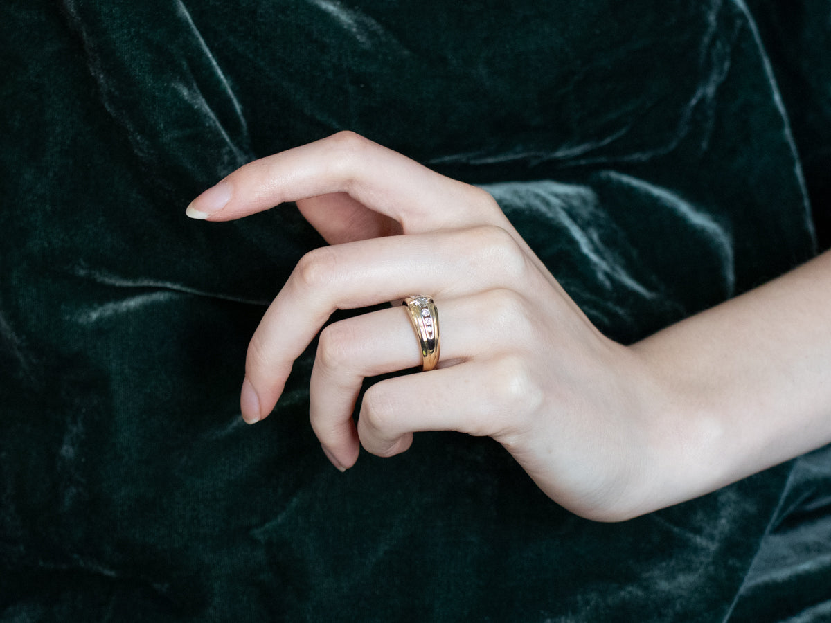 Anillo llamativo de diamantes unisex