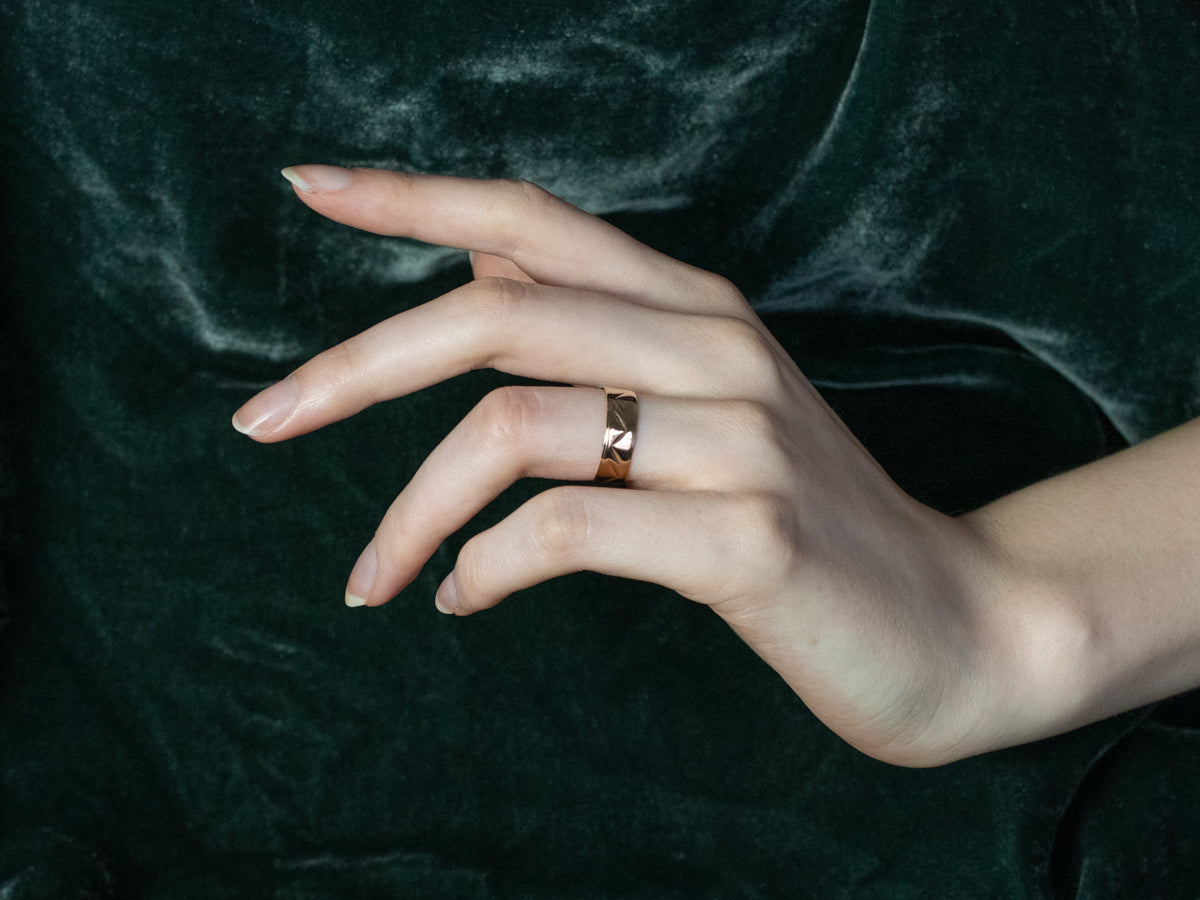 18K Gold Chevron Patterned Cigar Band Ring