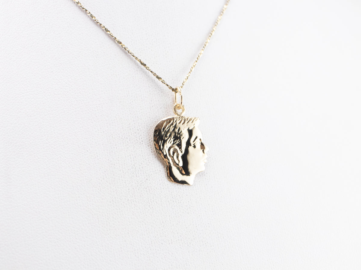 Colgante Chico de Perfil Era Retro Dorado