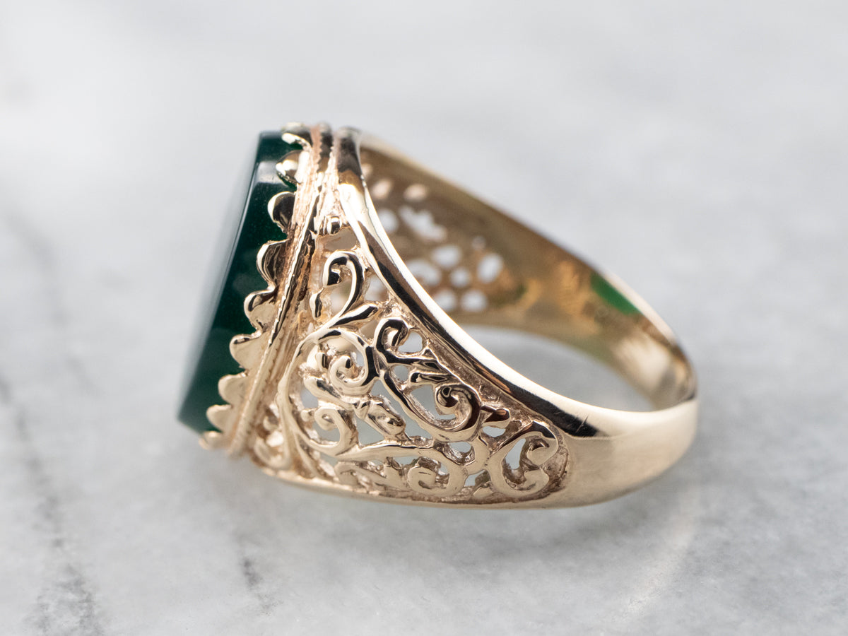 Anillo de oro y ónix verde atrevido