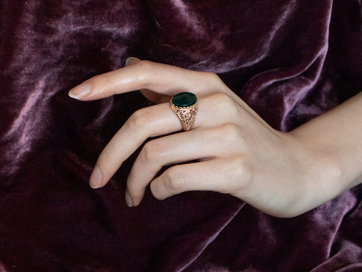 Anillo de oro y ónix verde atrevido