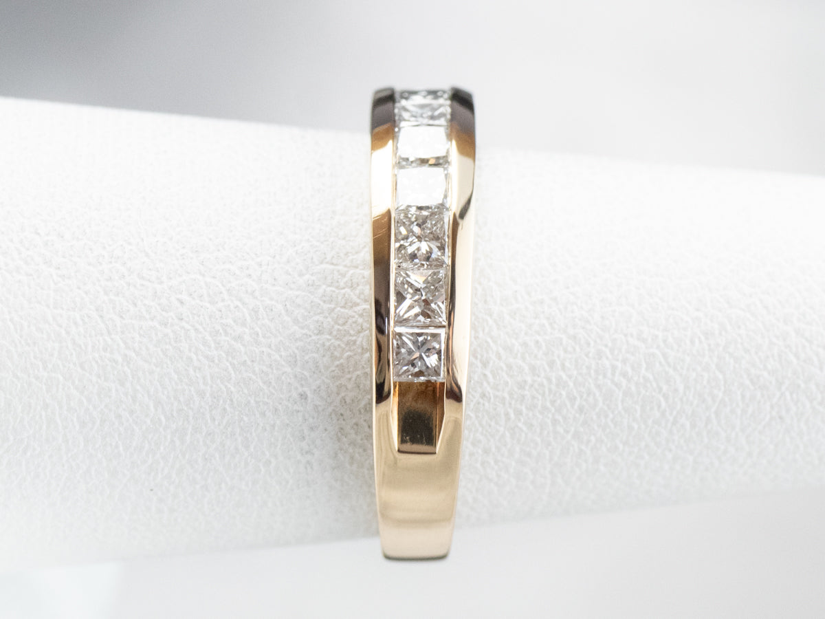 Banda de diamantes de talla princesa con juego de canales