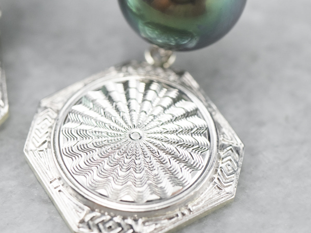 Pendientes colgantes de perlas negras y oro grabado