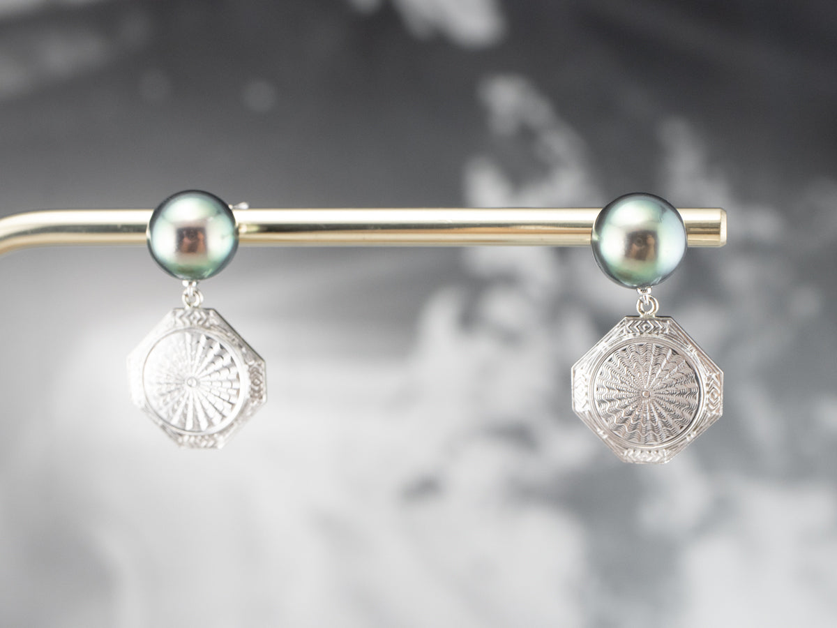 Pendientes colgantes de perlas negras y oro grabado