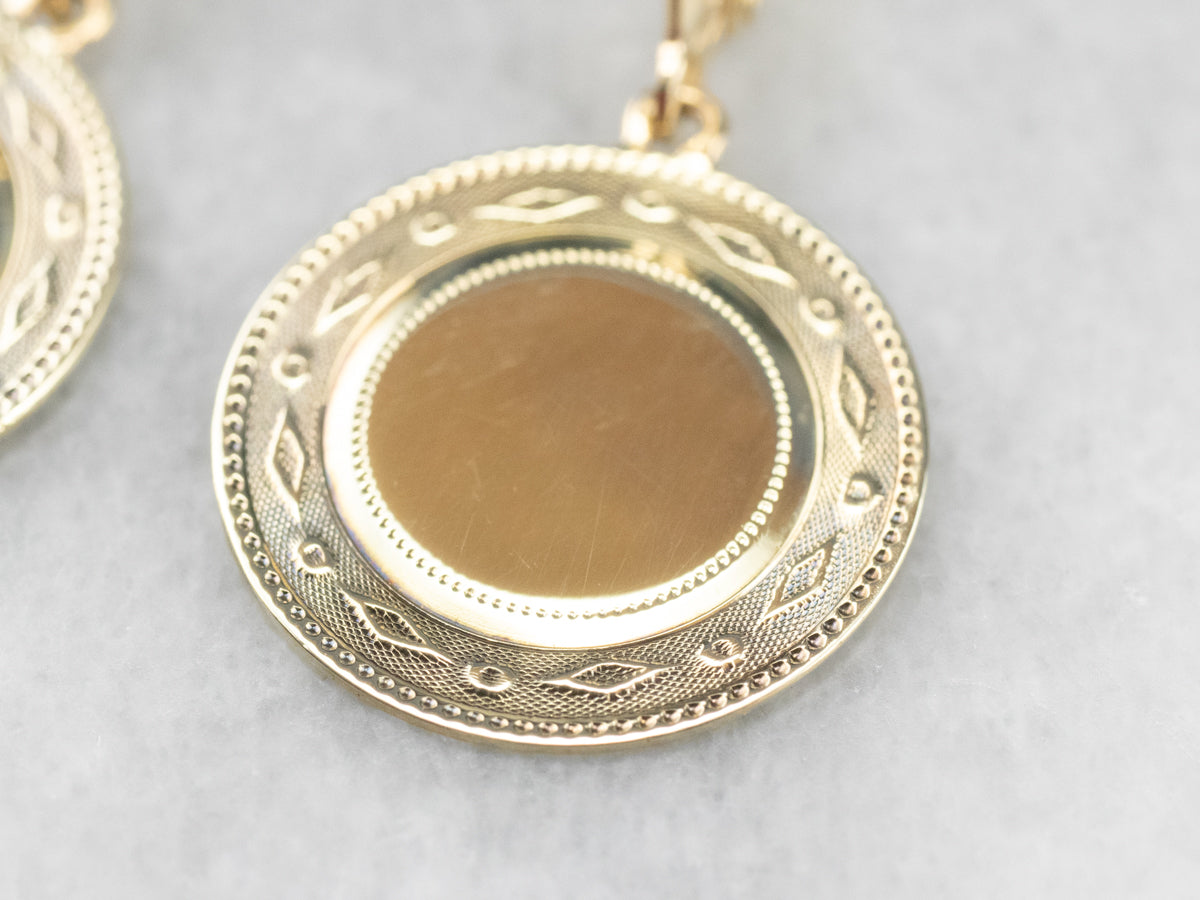 Pendientes colgantes con forma de disco dorado de Simply Chic