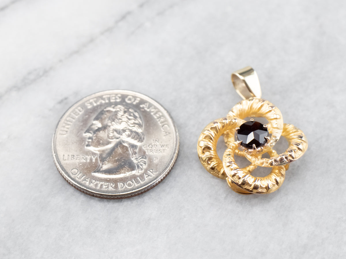 Colgante Nudo Amantes Oro y Granate Piropo