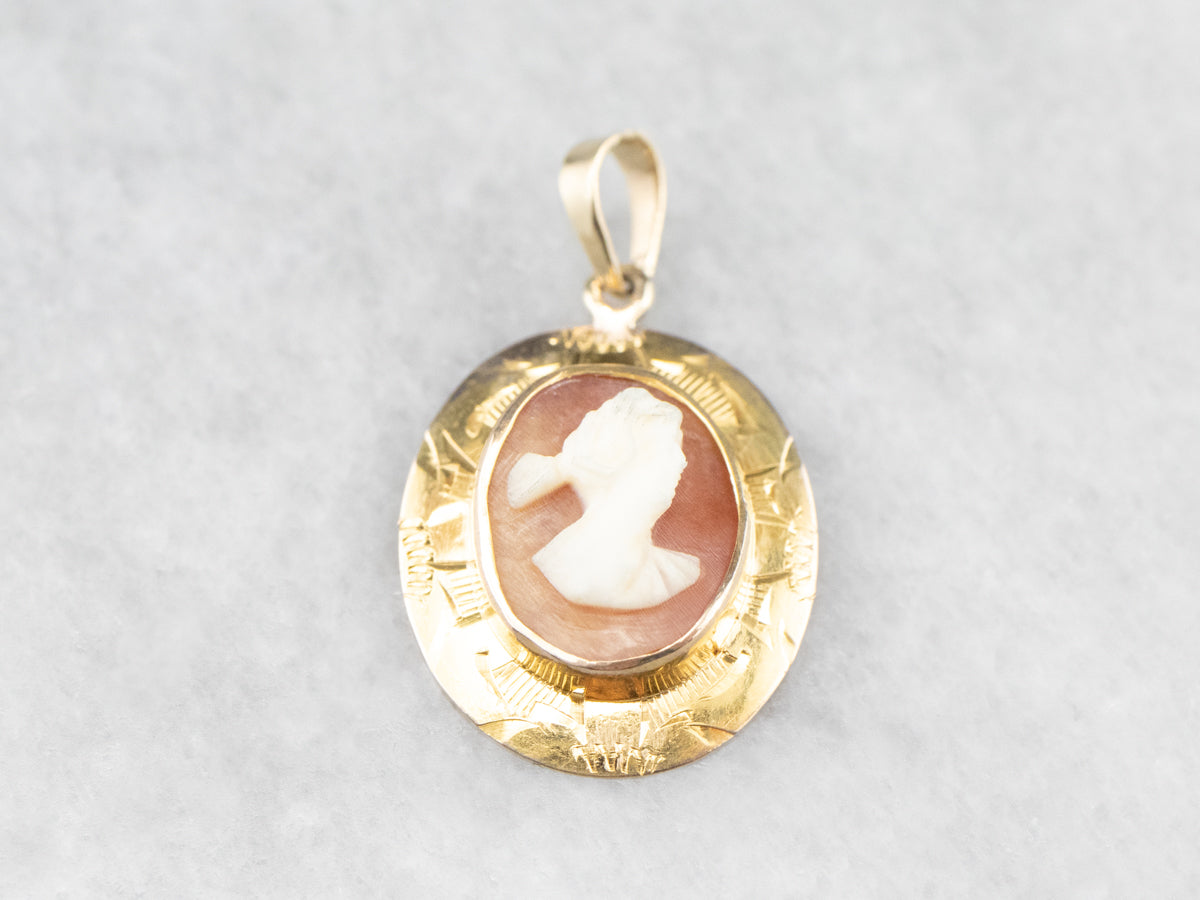 Small Mid Century Cameo Pendant