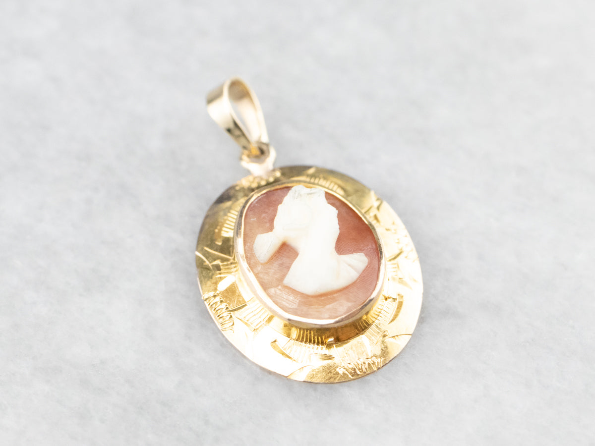 Small Mid Century Cameo Pendant